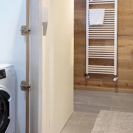 Hellochalet - The One - Bootdryer, Theatre With Subwoofer, Netflix, Hydromassage Turkish Bath * ברויל-קרוויניה