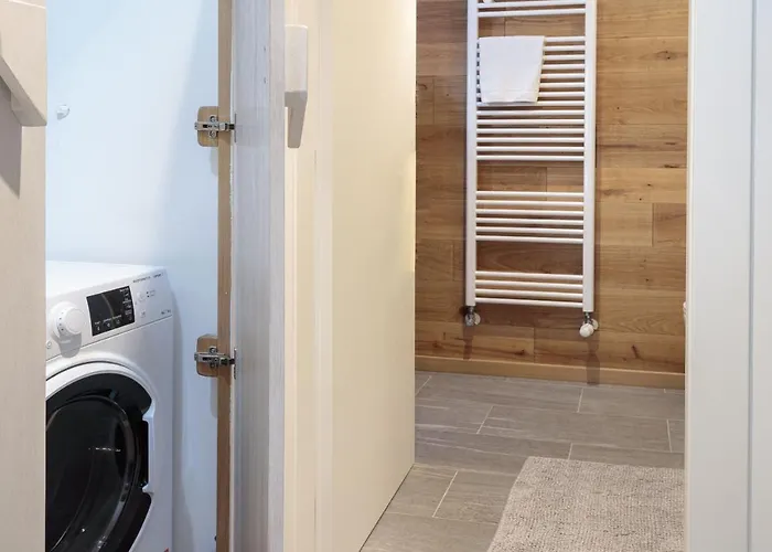 Hellochalet - The One - Bootdryer, Theatre With Subwoofer, Netflix, Hydromassage Turkish Bath * Брей-Червінія